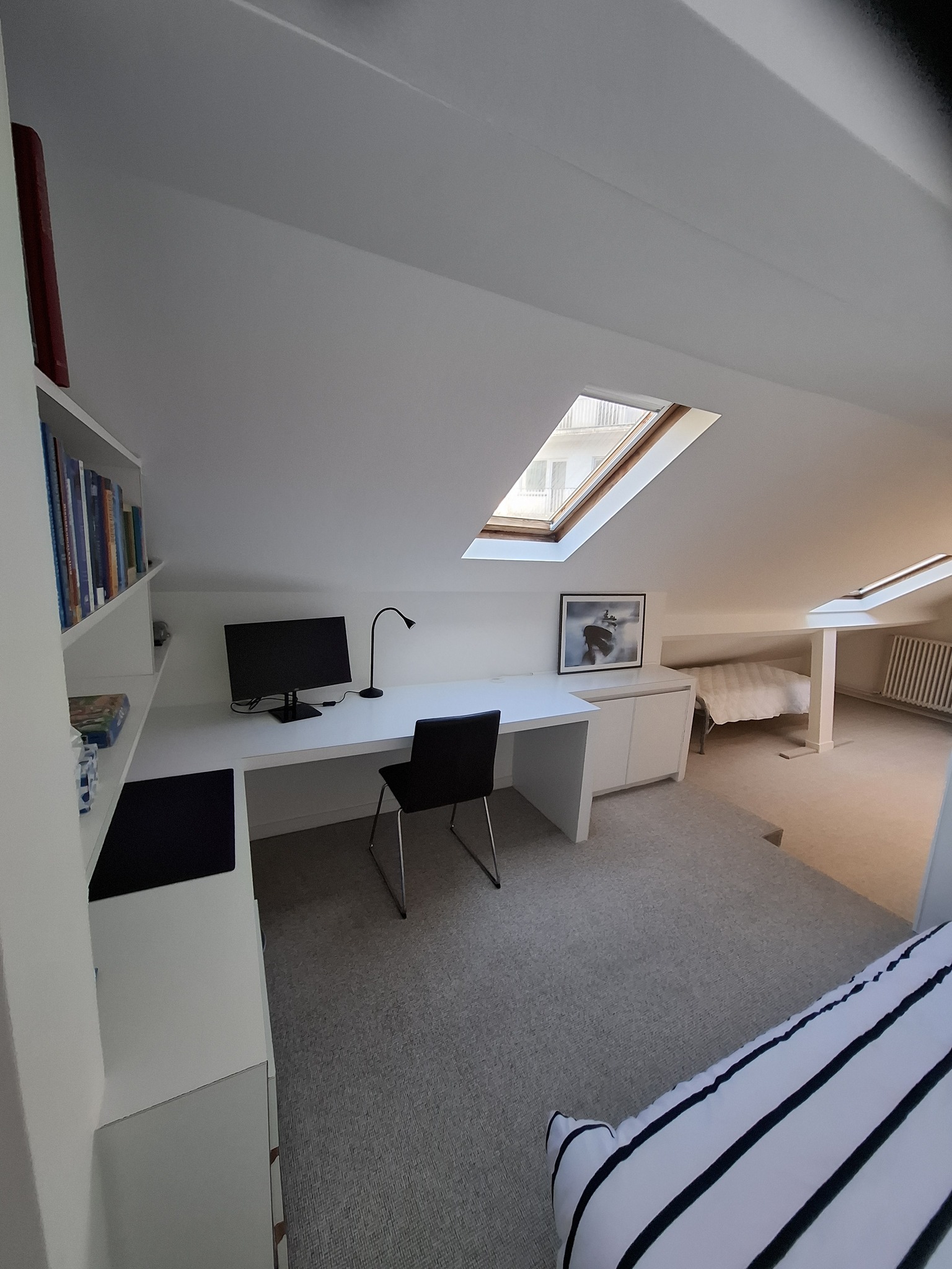 Gerenoveerde ruimte met nette binnenafwerking